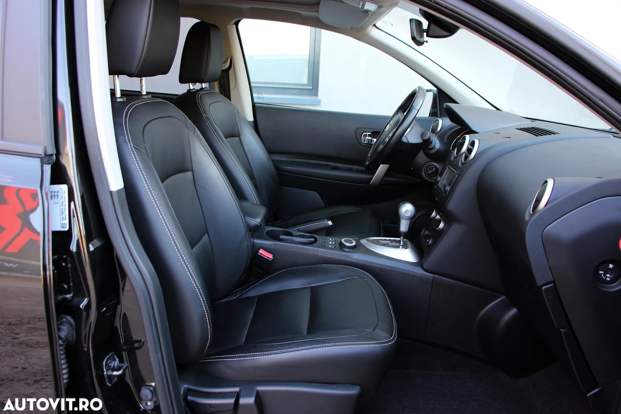 Nissan Qashqai 2.0 DCI 4 x 4 DPF tekna - 8