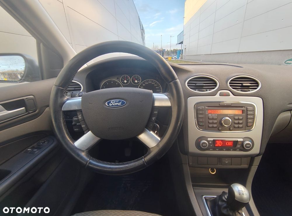 Ford Focus 1.6 16V Style - 6
