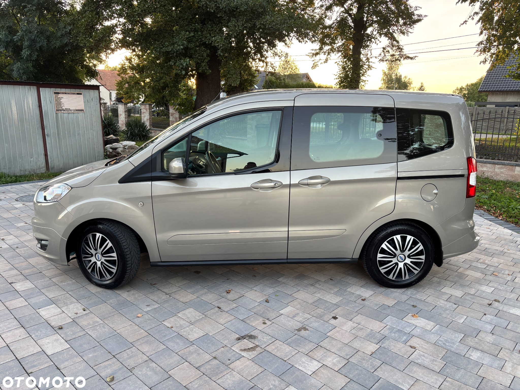Ford Tourneo Courier 1.0 EcoBoost Titanium - 3