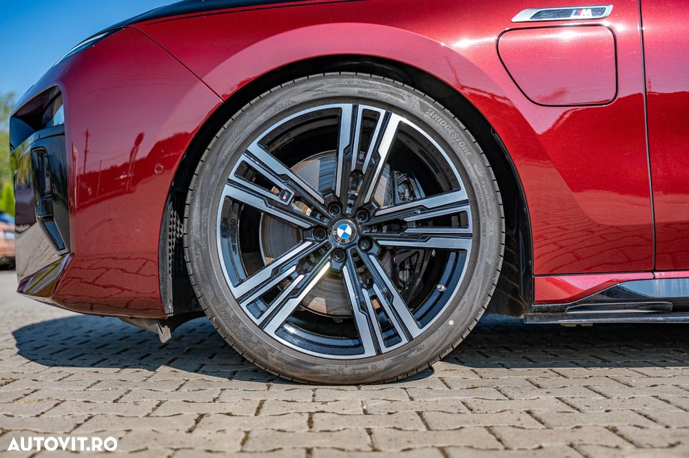 BMW M7 M760e xDrive - 12