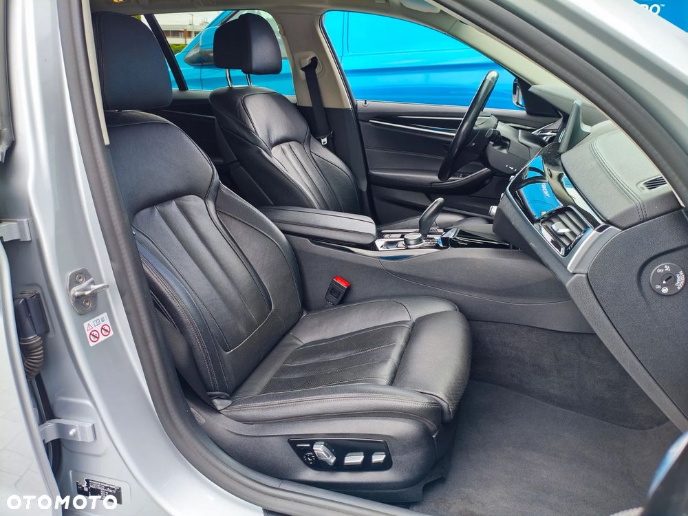 BMW Seria 5 520d Luxury Line - 11