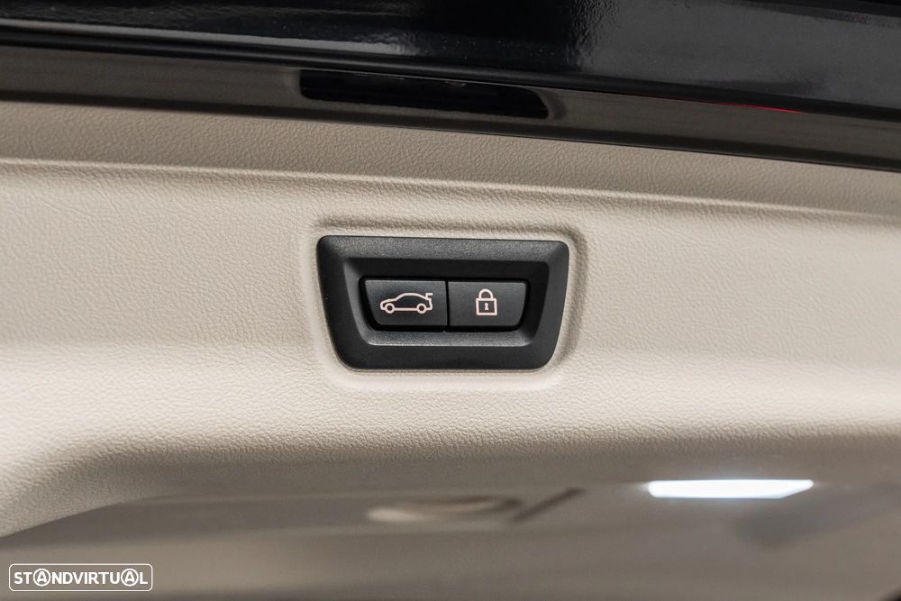 BMW 318 d Aut. Sport Line - 57