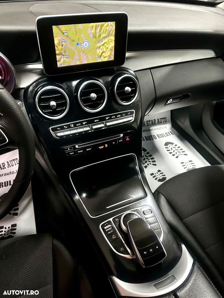 Mercedes-Benz C - 12