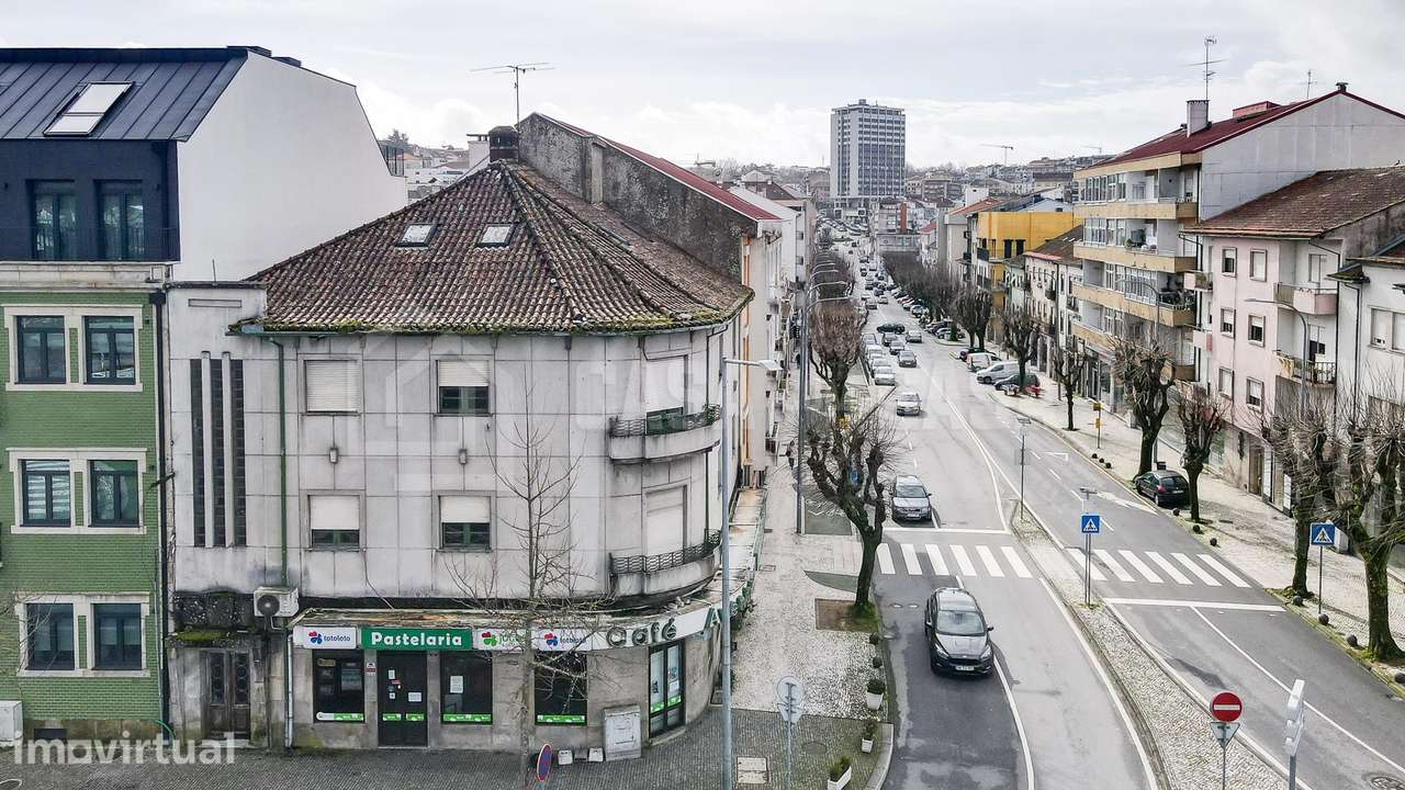 Prédio do Café Avenida Viseu - Grande imagem: 3/11