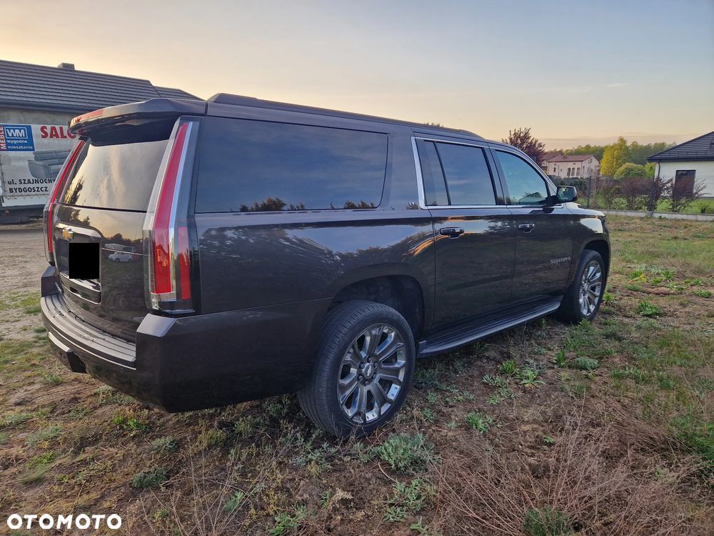 Chevrolet Suburban - 3