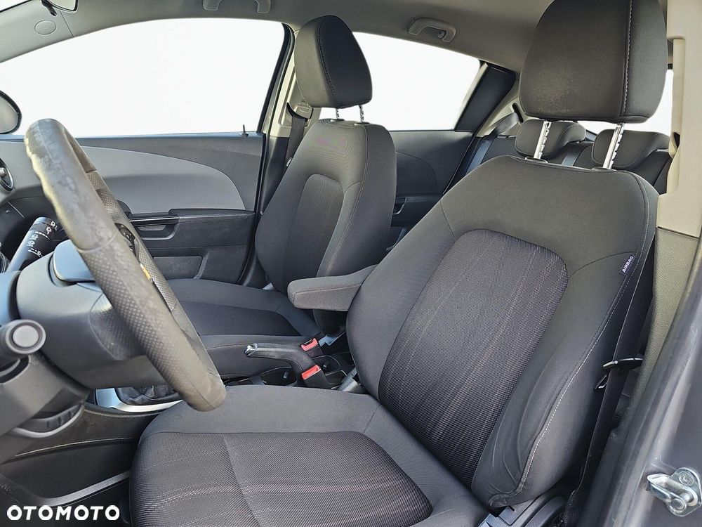 Chevrolet Aveo - 13