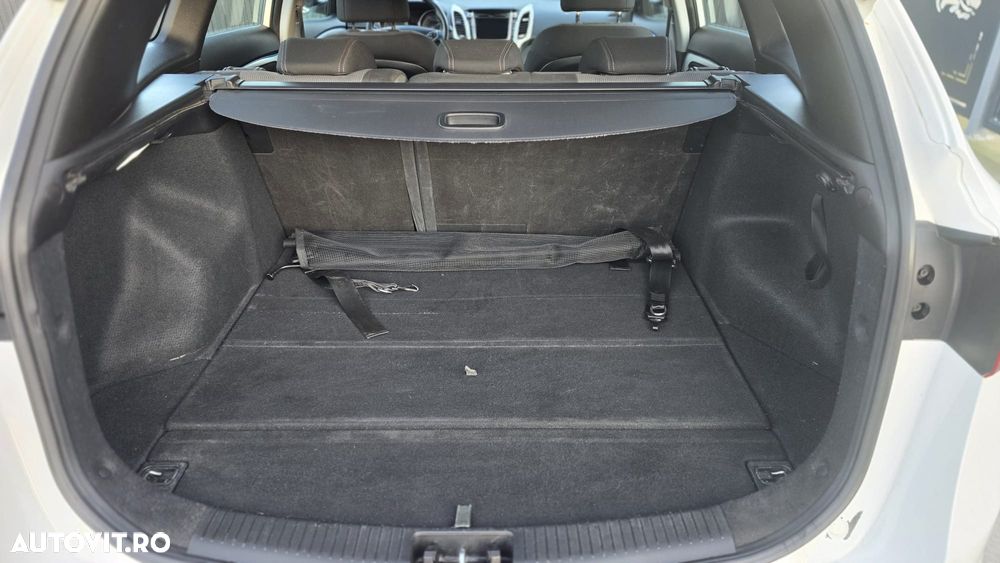 Hyundai i30 blue 1.6 CRDi YES! Gold - 22