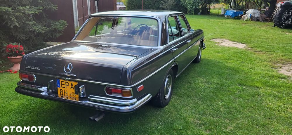 Mercedes-Benz 280 - 4