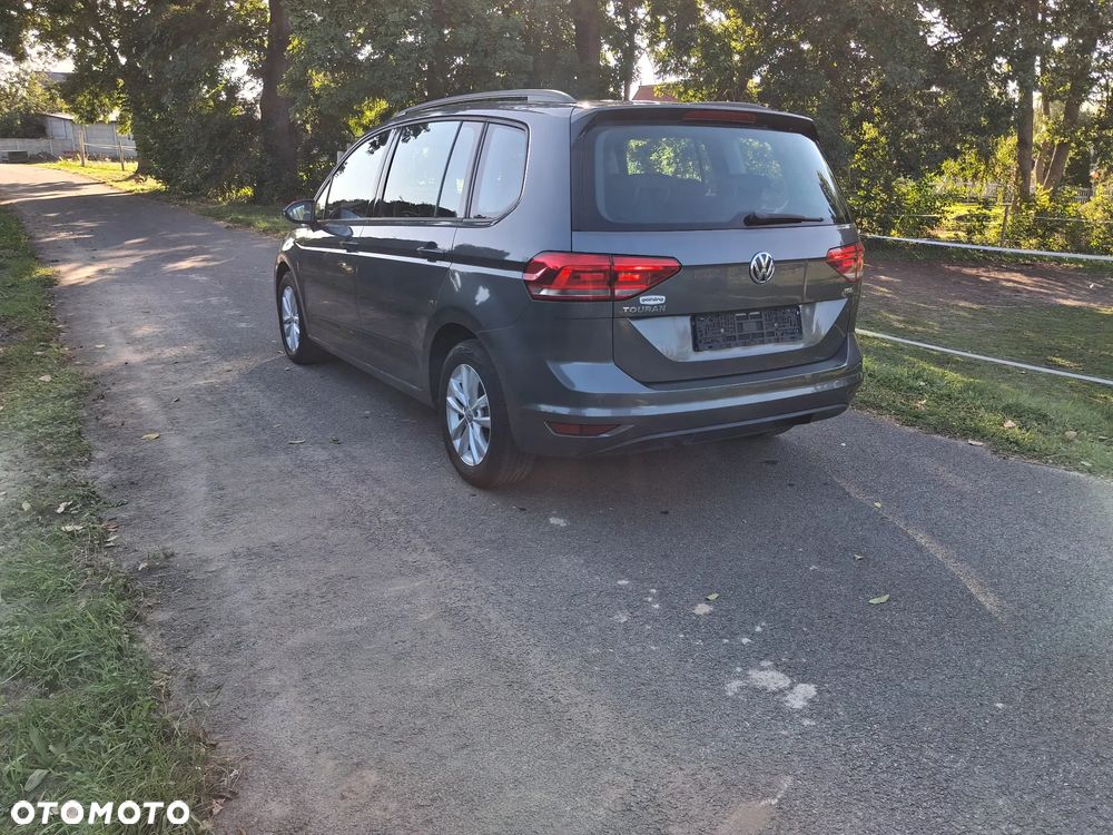 Volkswagen Touran 1.6 TDI SCR BlueMotion Technology Trendline - 4