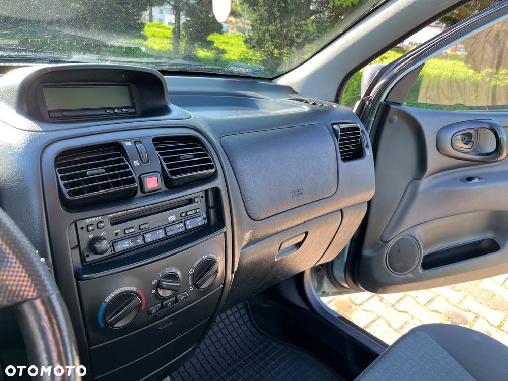Mitsubishi Space Star 1.6 Family - 12