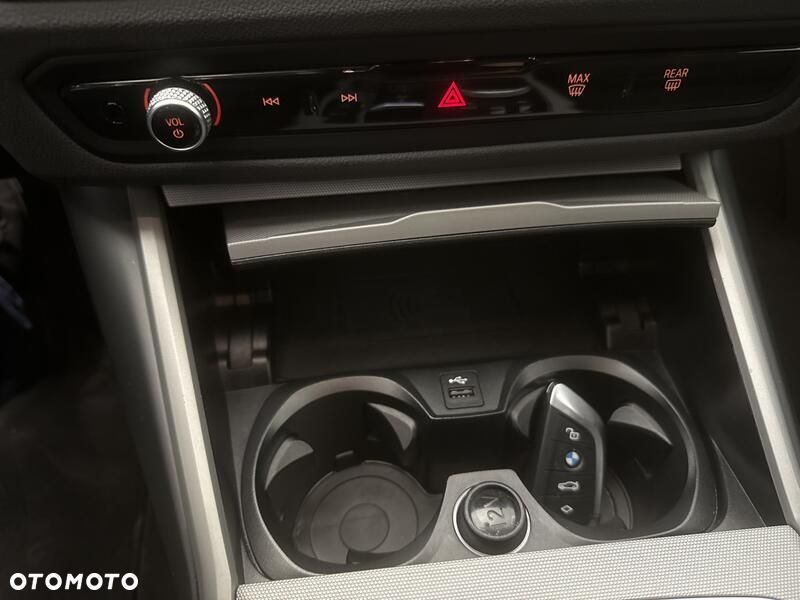 BMW Seria 3 320d mHEV - 17
