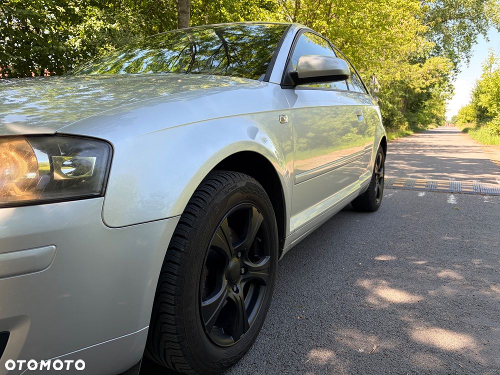 Audi A3 3-drzwiowe 1.6 Attraction - 10