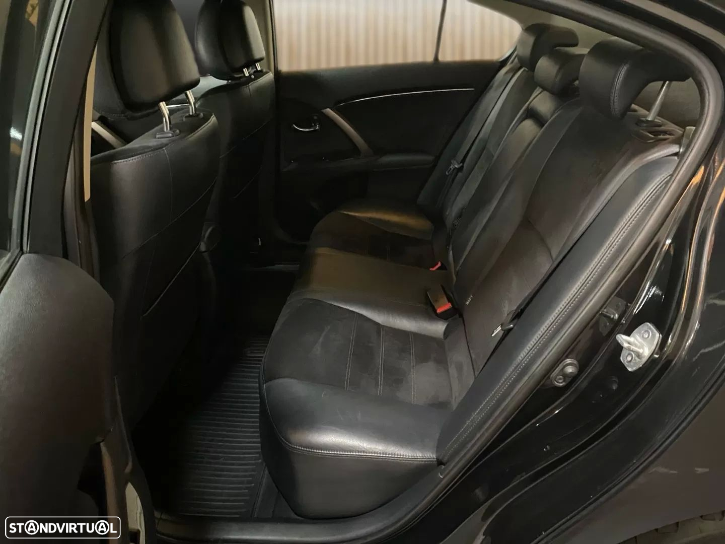 Toyota Avensis SD 2.0 D-4D Exclusive +Navi - 18