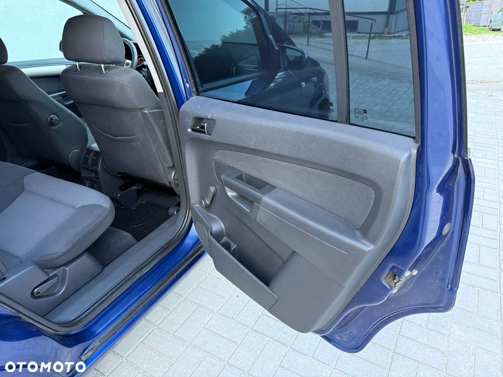 Opel Zafira 1.6 Enjoy - 32