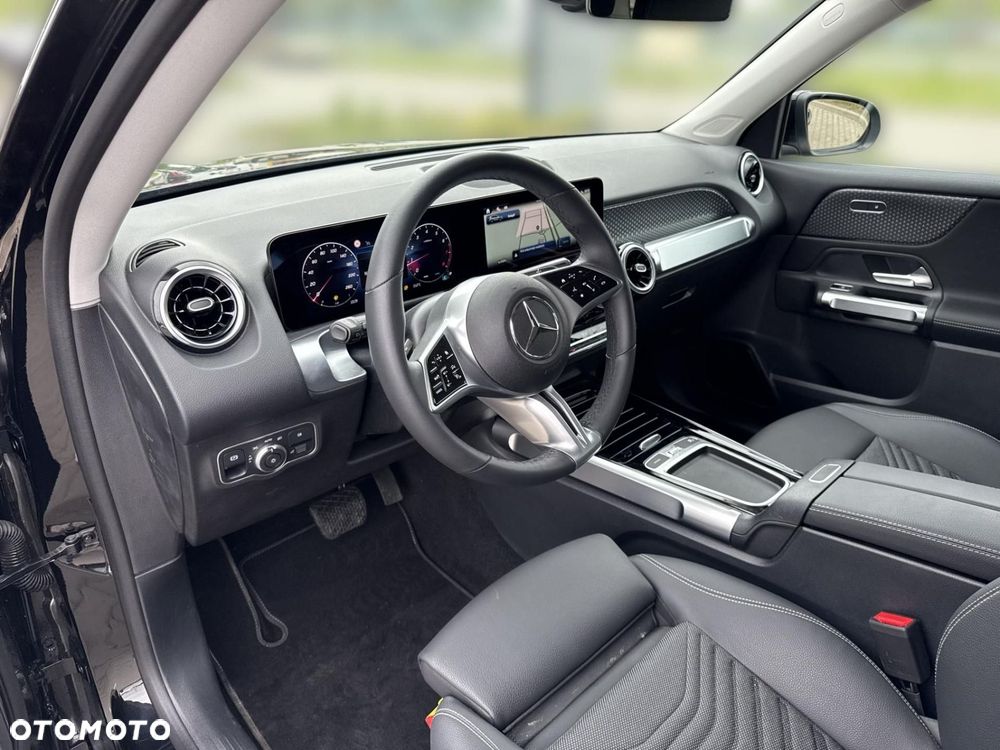 Mercedes-Benz GLB - 11