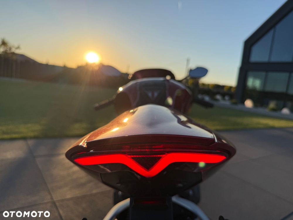 Triumph Speed Triple - 27