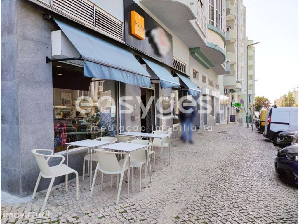 Espaço Comercial com área de 250m2 localizado em Ramada (Odivelas) - Grande imagem: 3/28