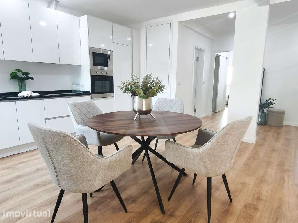 Apartamento T3 com suíte renovado em Benfica - Grande imagem: 4/23