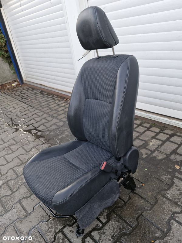 toyota verso i 1 lift fotel pasażera prawy przód przedni półskóra - 10
