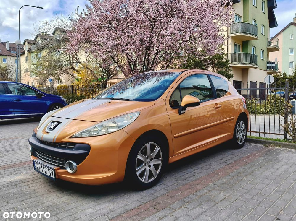 Peugeot 207 - 1