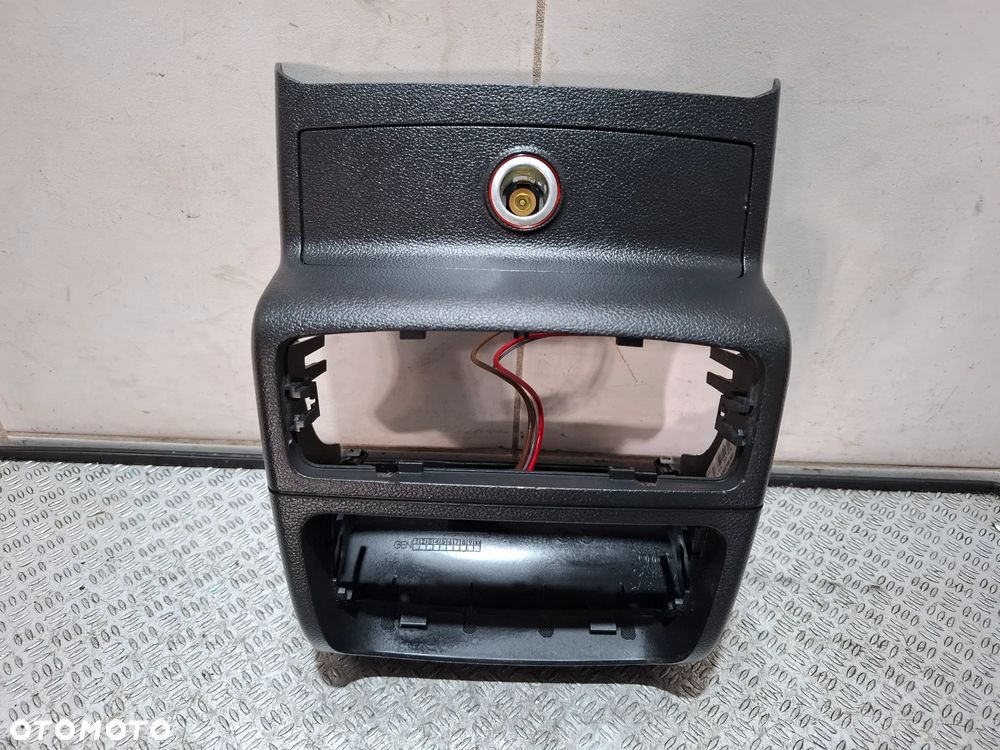 Osłona tunelu kratek nawiewu tył Audi A6 C7 2015 rok  nr 4G0919180A - 1