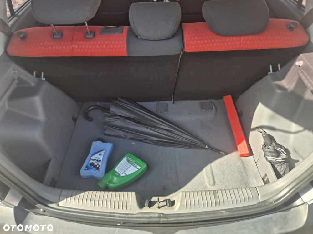 Kia Rio - 9