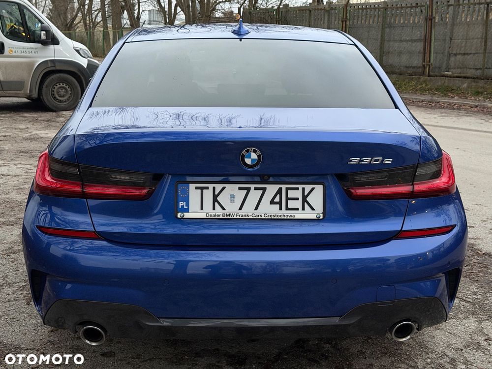 BMW Seria 3 330e Sport Line - 6