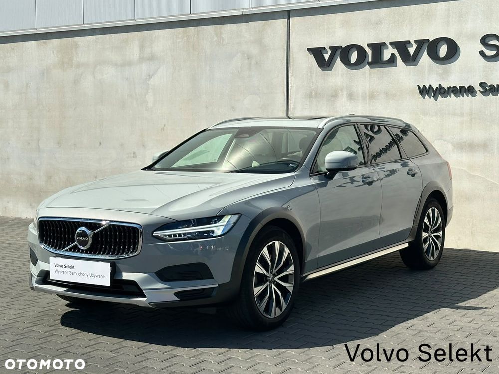 Volvo V90 Cross Country - 10