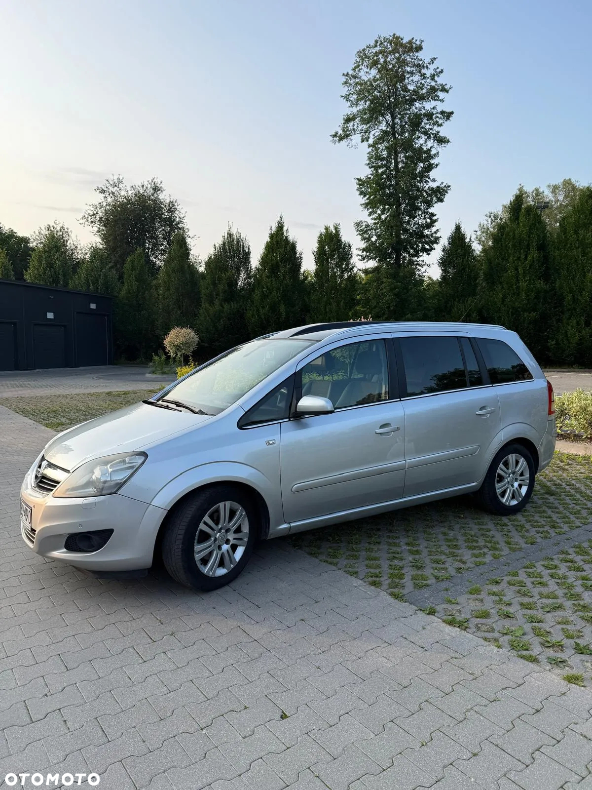 Opel Zafira 1.8 Cosmo - 2