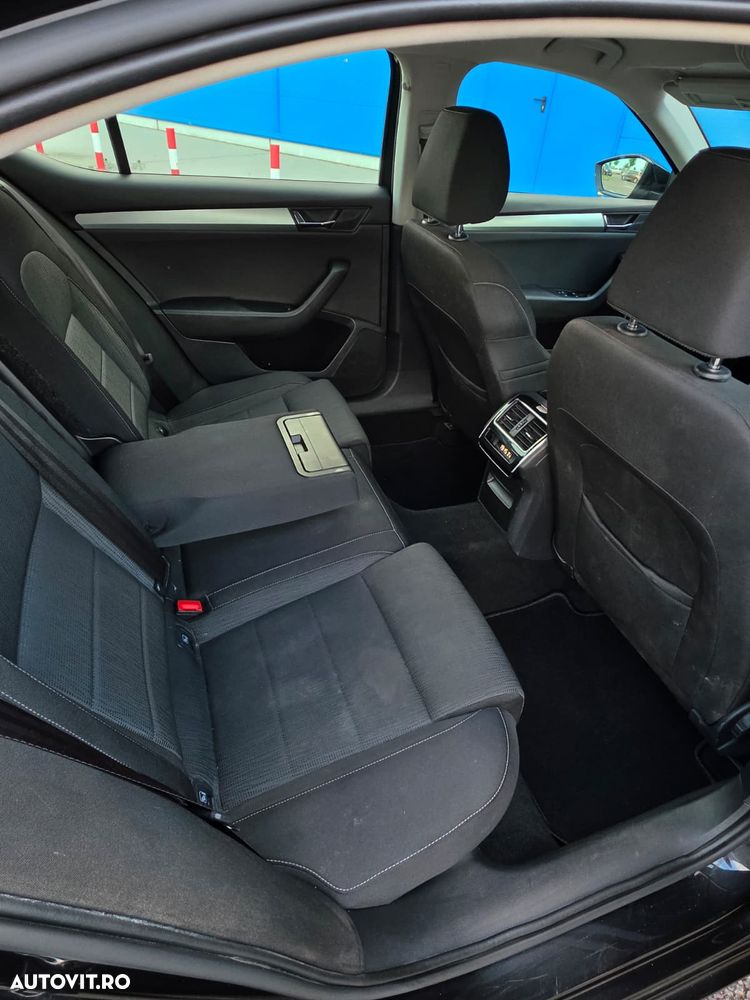 Skoda Superb 2.0 TDI DSG Ambition - 11