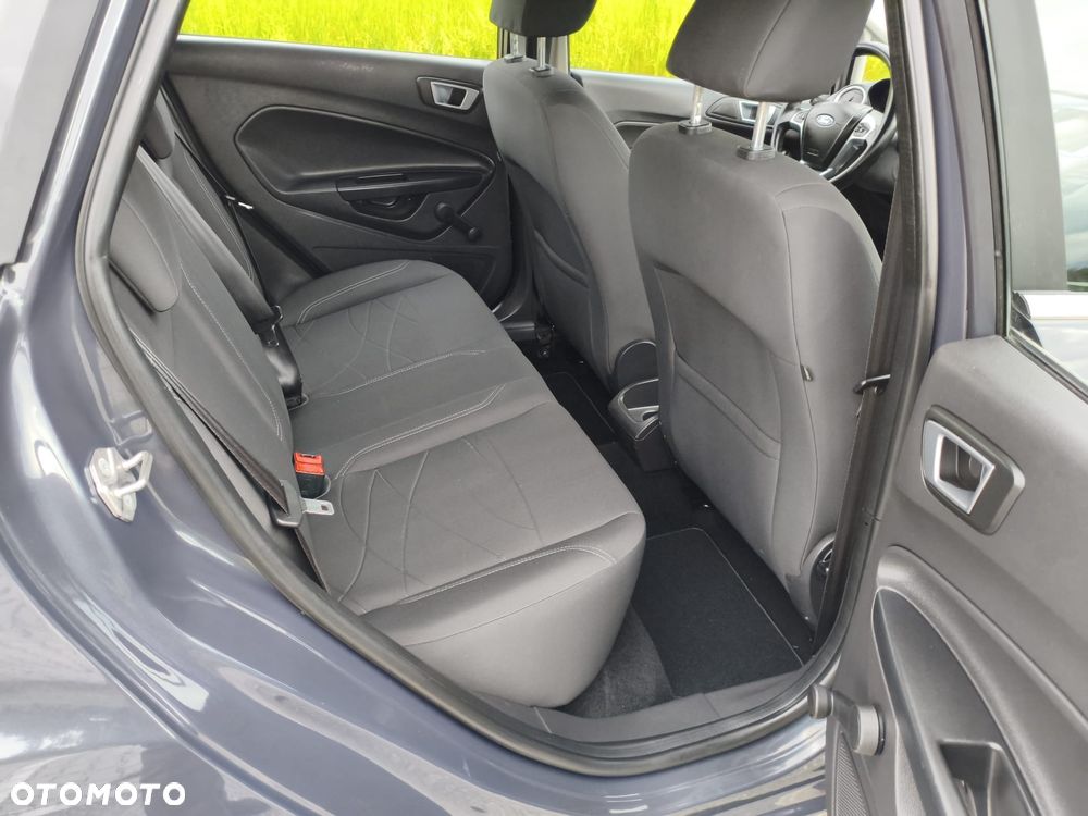 Ford Fiesta - 25