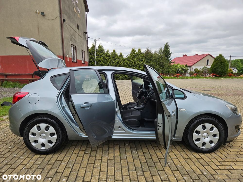 Opel Astra IV 1.6 CDTI Essentia - 34