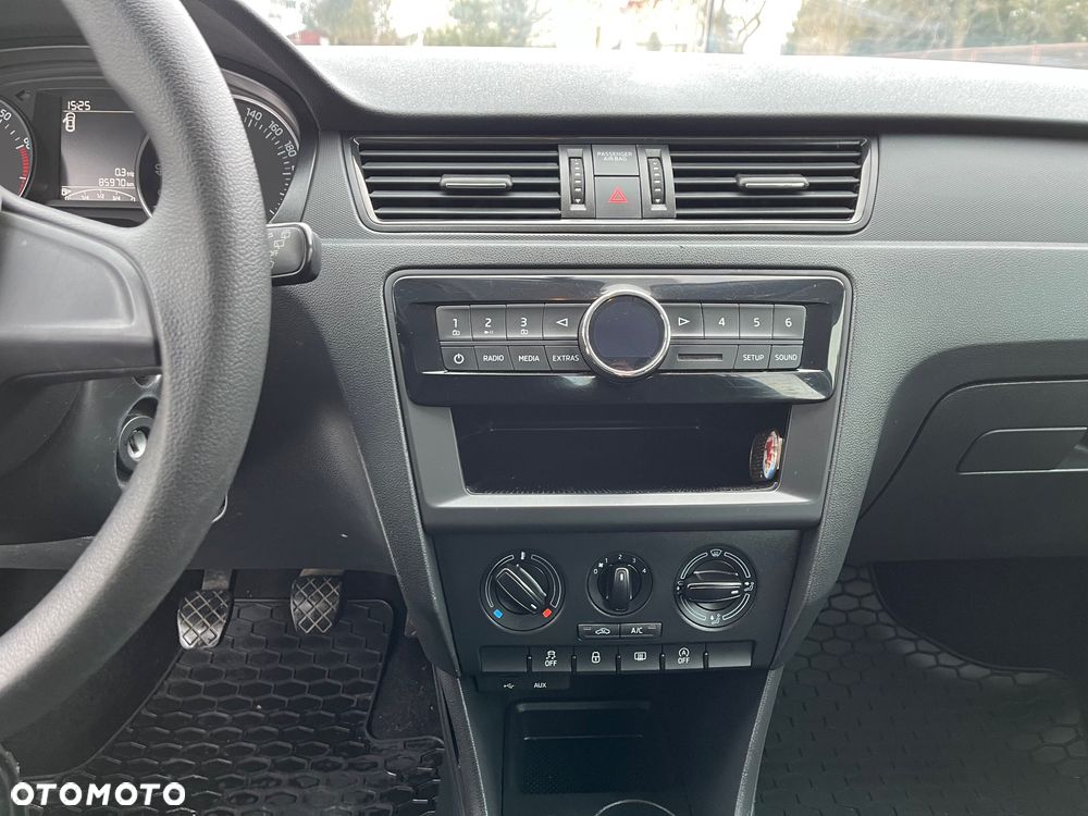 Skoda RAPID 1.2 TSI Ambition - 12