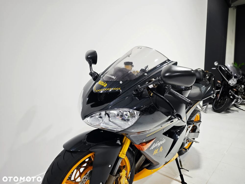 Kawasaki ZX - 7