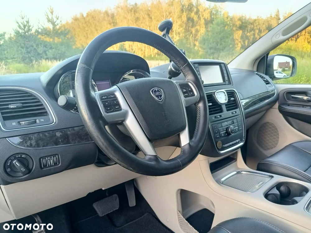 Lancia Voyager 2.8CRD Gold - 10