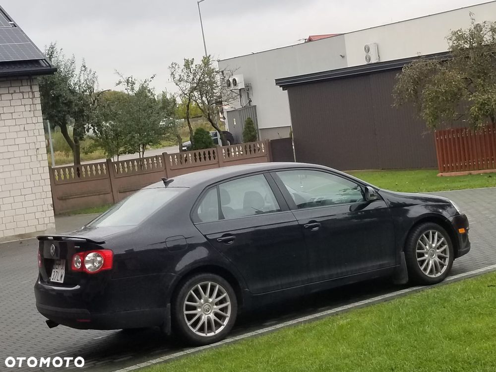 Volkswagen Jetta 2.0 Turbo FSI DSG Sportline - 4