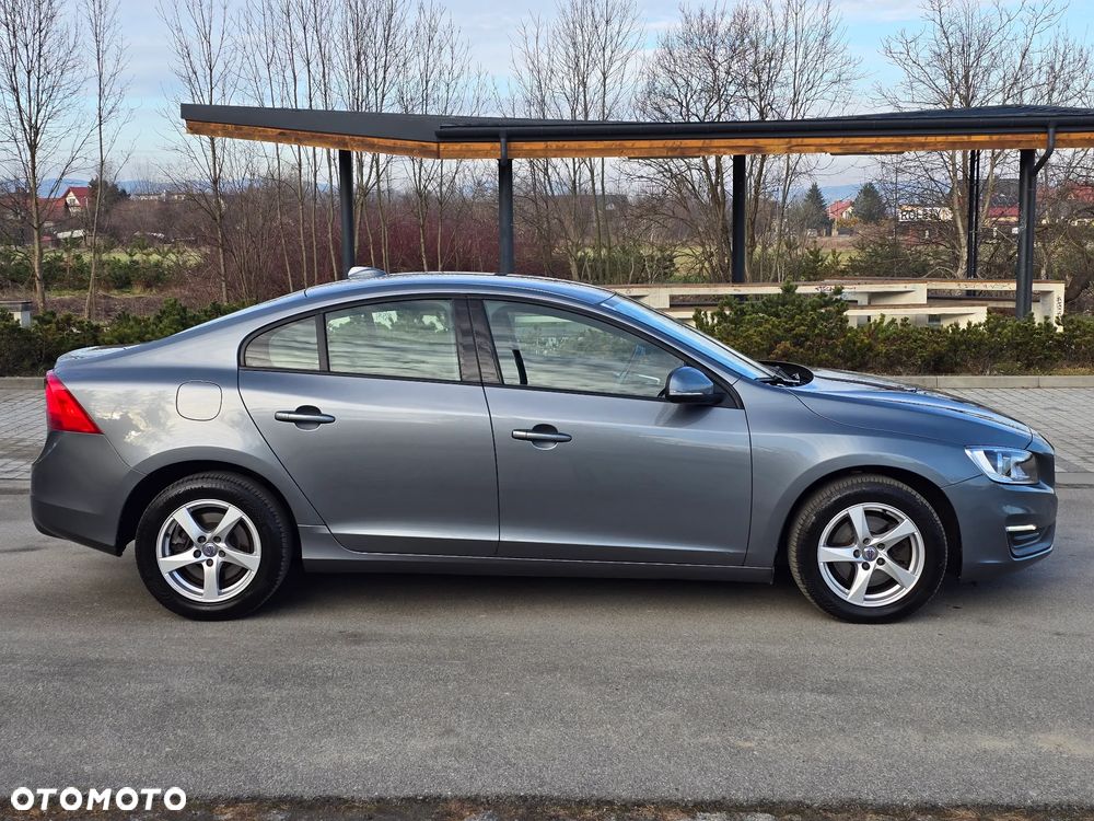 Volvo S60 D3 Geartronic RDesign - 38