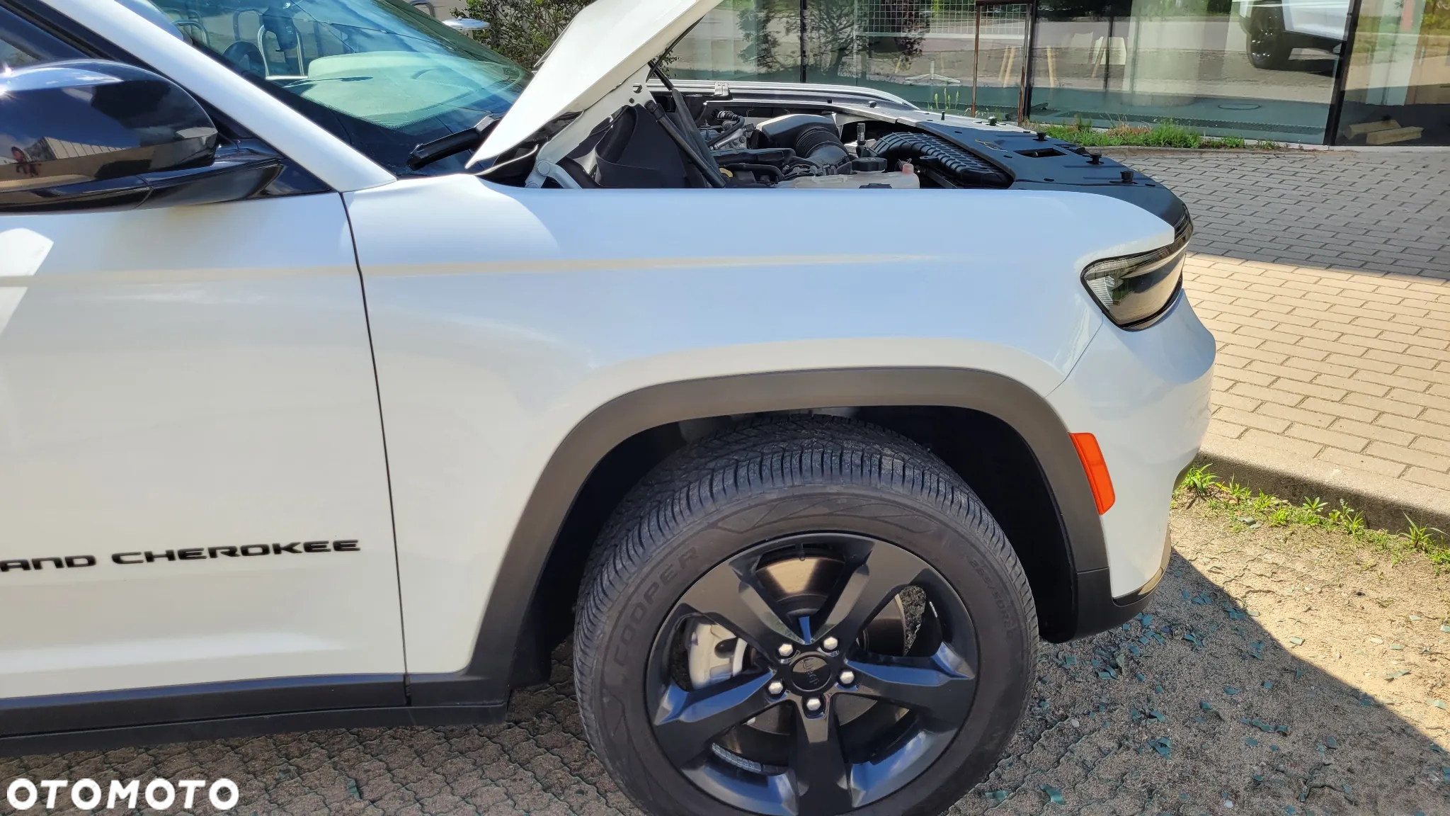 Jeep Grand Cherokee - 22