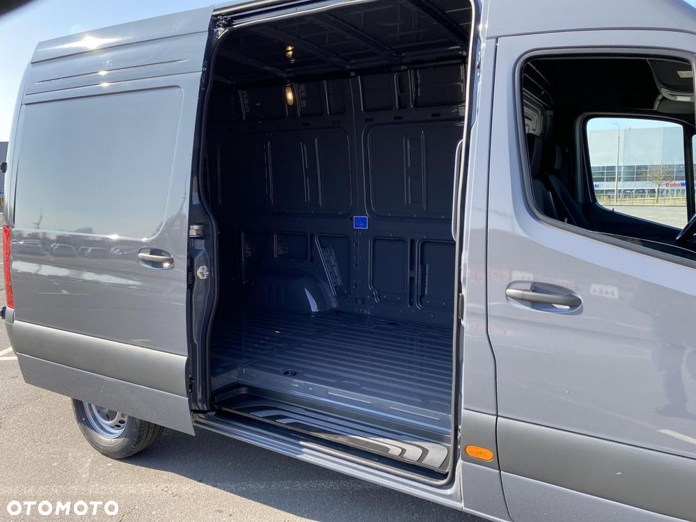 Mercedes-Benz Sprinter - 19