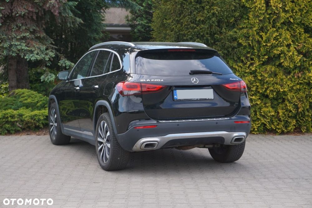 Mercedes-Benz GLA 220 d 4-Matic Progressive 8G-DCT - 8