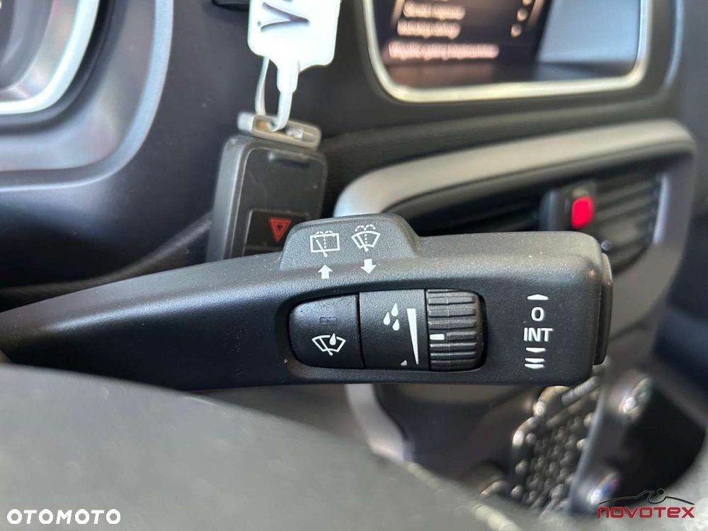 Volvo V40 D2 Drive-E Momentum - 13