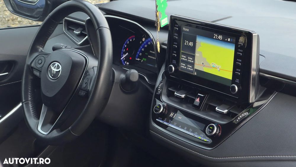 Toyota Corolla Sedan 1.8 HSD Dynamic Plus - 10