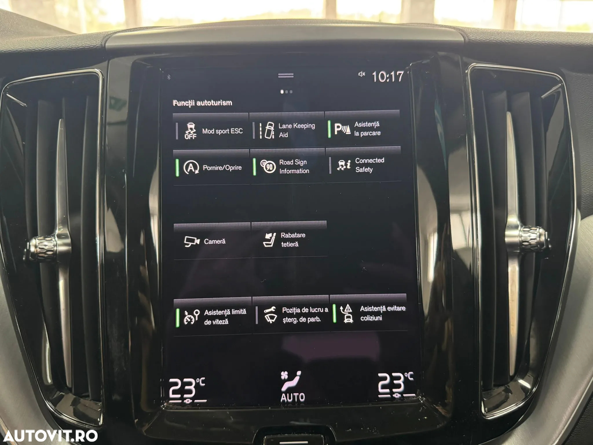 Volvo XC 60 B4 D AWD Geartronic Momentum Pro - 29