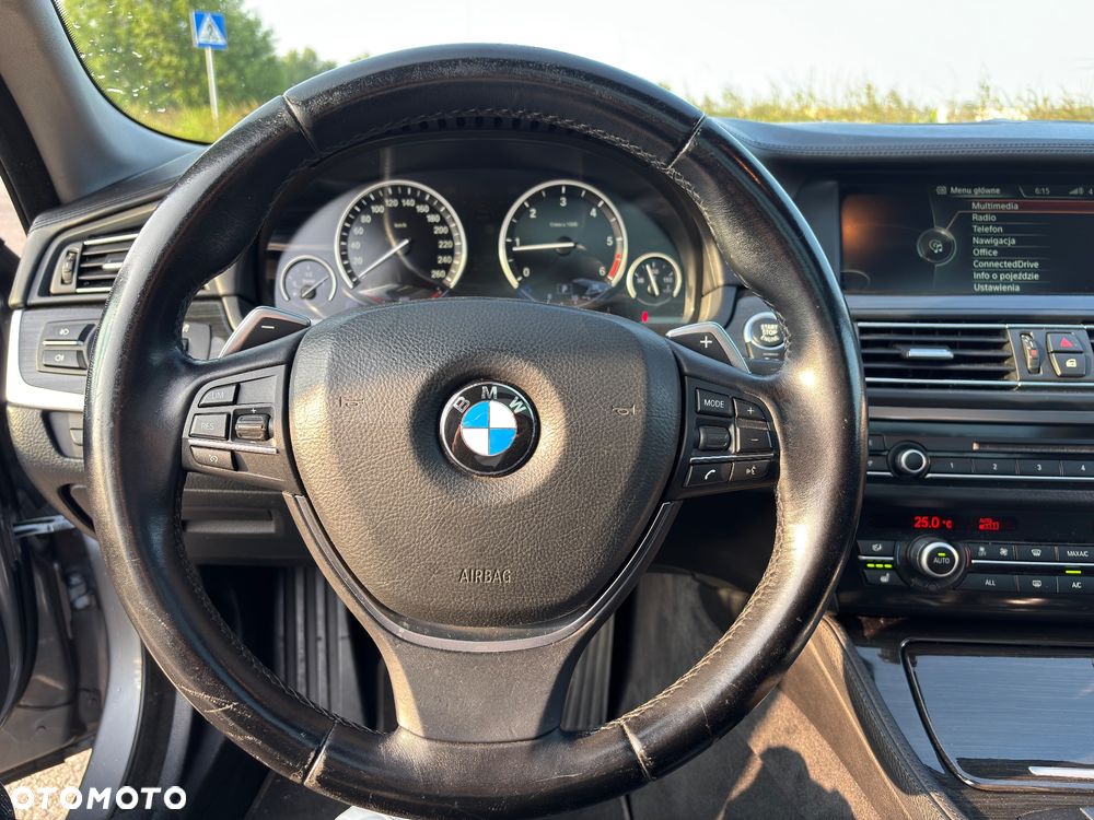 BMW Seria 5 525d xDrive Sport-Aut - 17