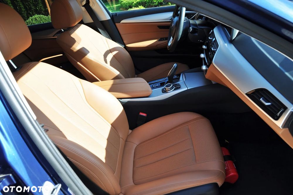 BMW Seria 5 520d mHEV - 14