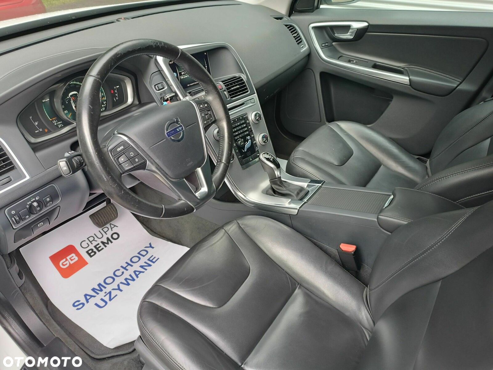 Volvo XC 60 T5 AWD Drive-E Momentum - 10