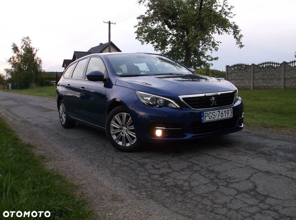 Peugeot 308 PureTech 130 GPF EAT8 Black Edition - 29