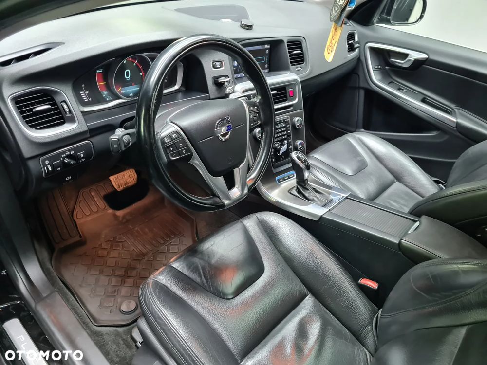 Volvo V60 D6 AWD Plug-in Hybrid Summum - 23