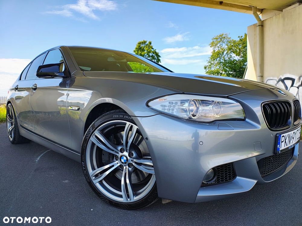 BMW Seria 5 550i Sport-Aut - 12