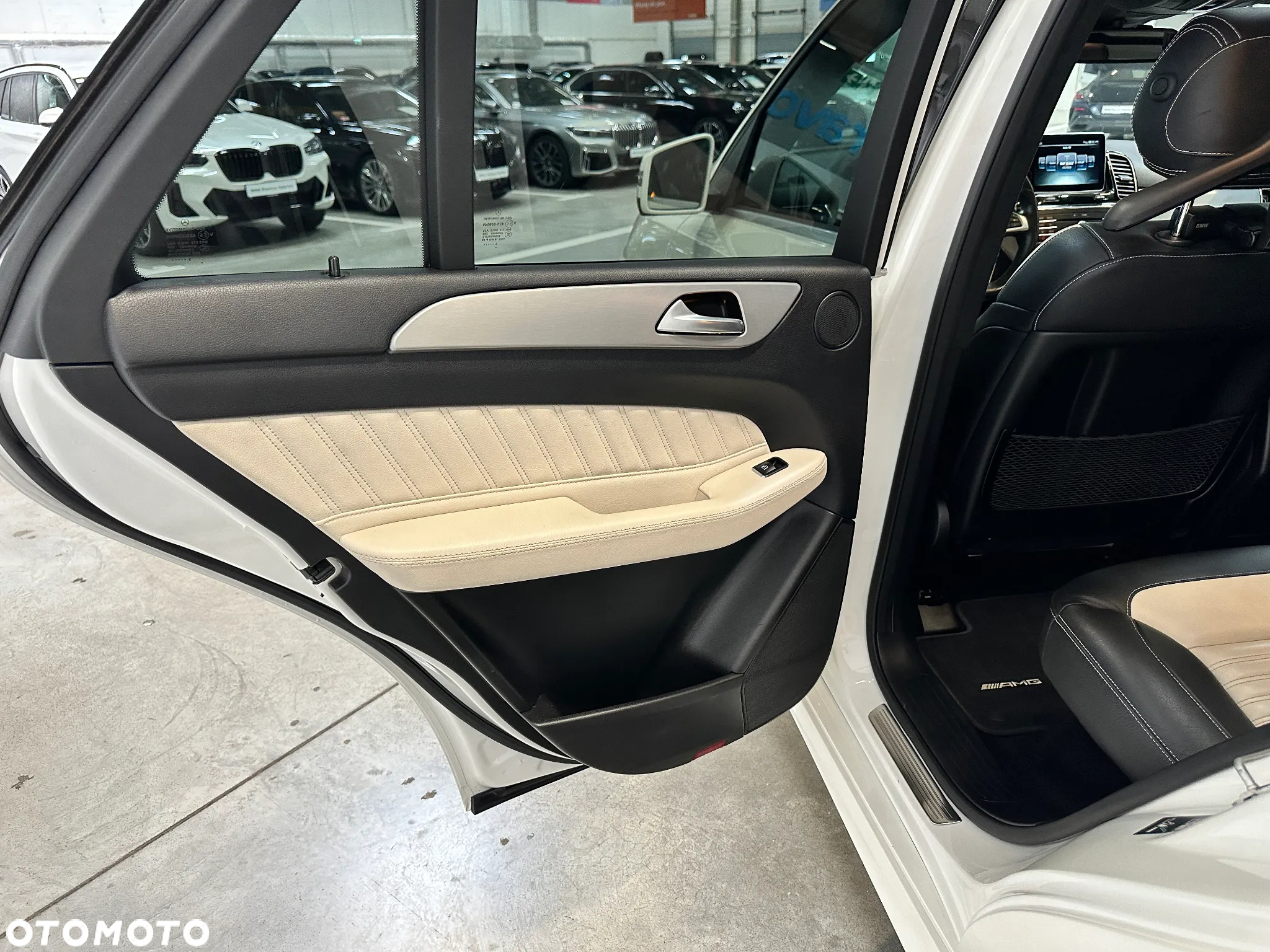 Mercedes-Benz GLE 350 d 4-Matic - 23